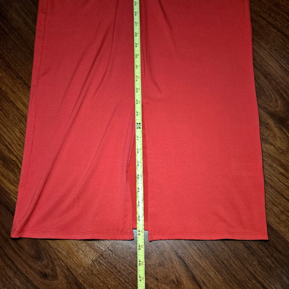 NWT Elegant V-Neck Twist Torso Clingy Maxi Dress
